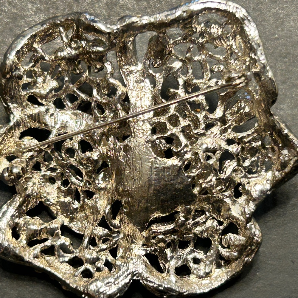 Vintage Style Rhinestone Brooch - Picture 3 of 4